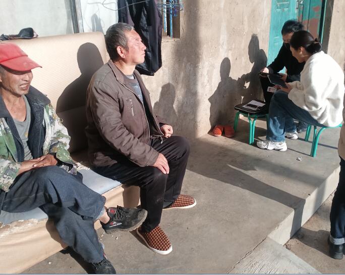 宝鸡市陈仓区城居保中心：社保业务“上门办” 贴心服务“零距离”1.jpg