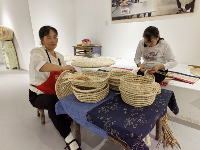 1759197424401004.jpg 4.jpg