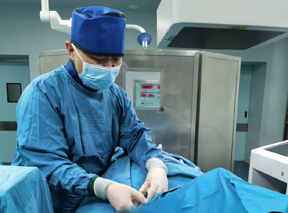 点击图片进入下一页